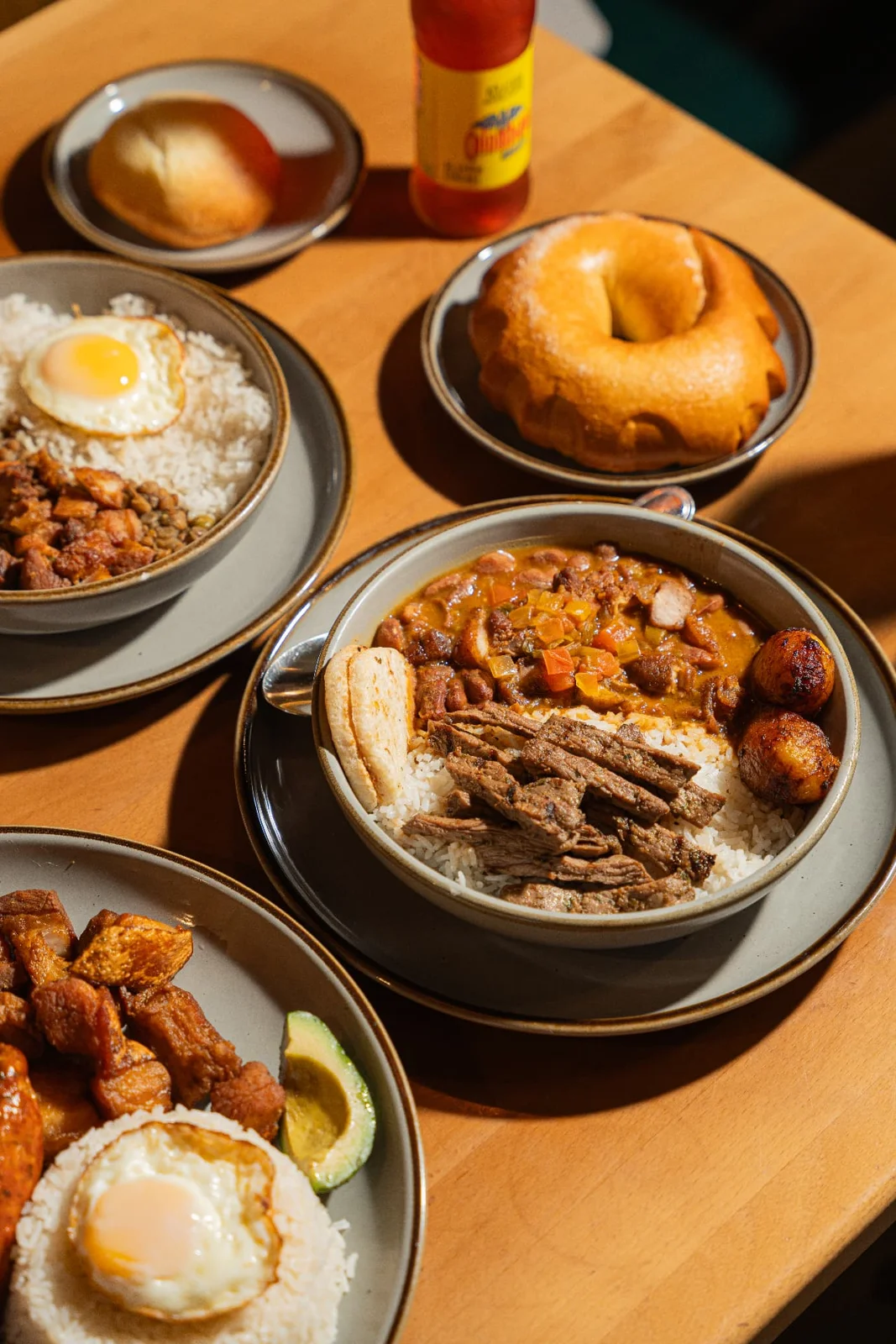 Colombian food at the Las Caleñitas table in Doral