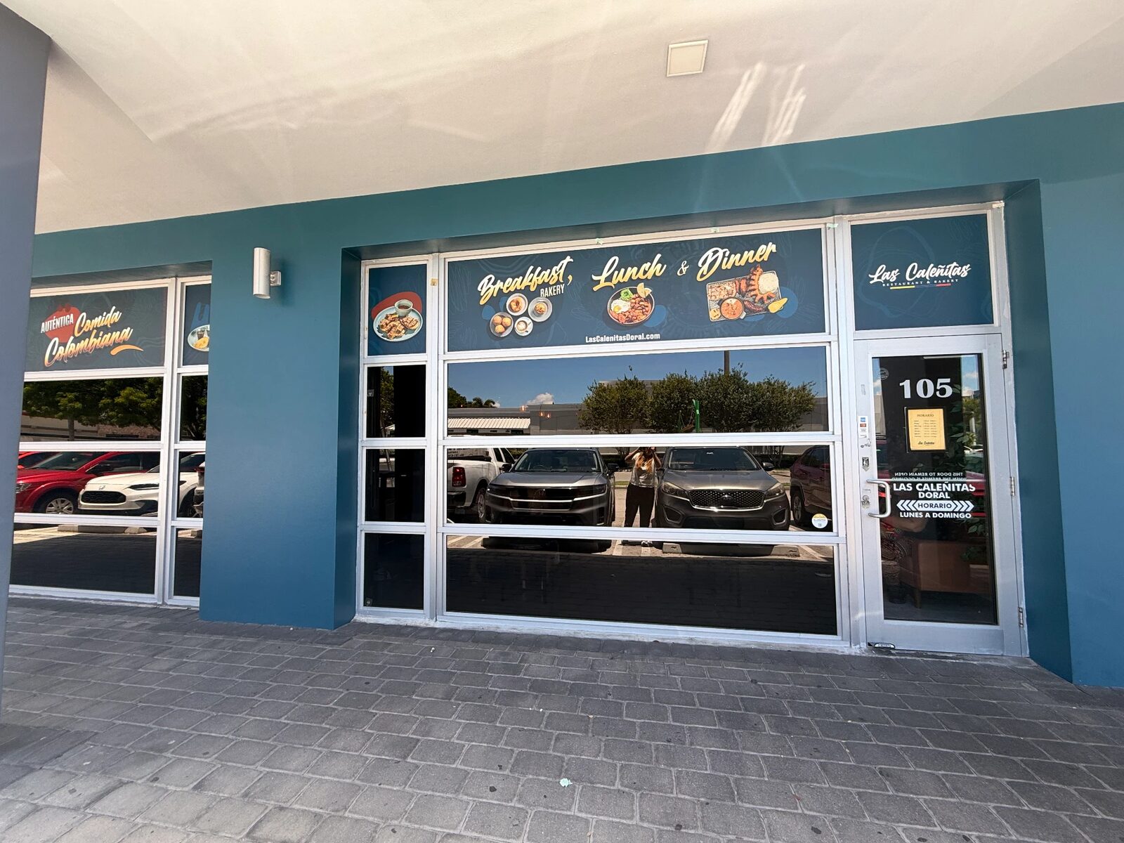 Fachada de Las Caleñitas Restaurant & Bakery en 3887 NW 107th Ave, Doral