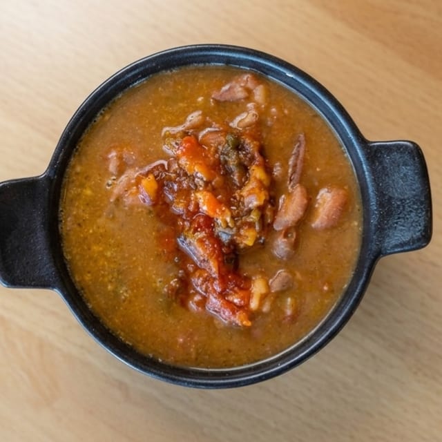 Frijoles.