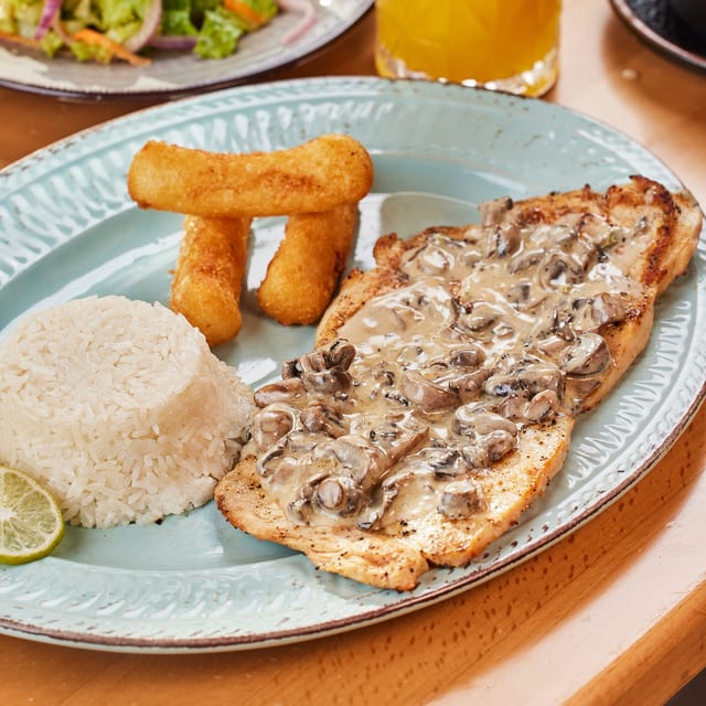 Pollo con champiñones Lunch Special.