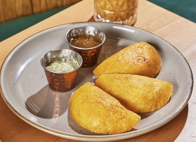 Trío de empanadas.