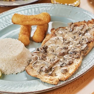 Pechuga de Pollo en Salsa de Champiñones Lunch Special