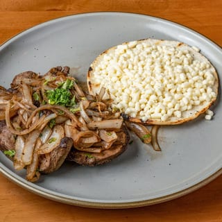 Higado encebollado